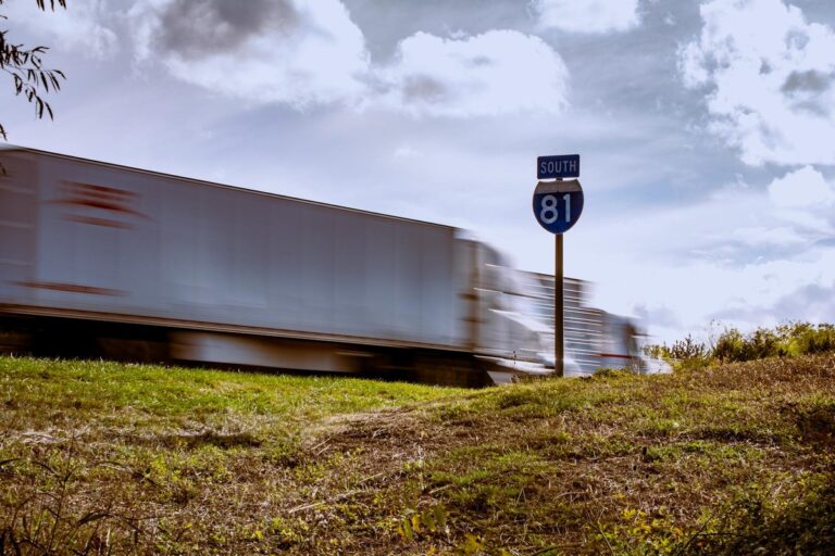 Car carrier truck - auto transport from Georgia to Texas