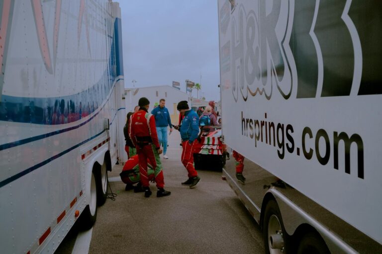 Car carrier truck - auto transport from Texas to California