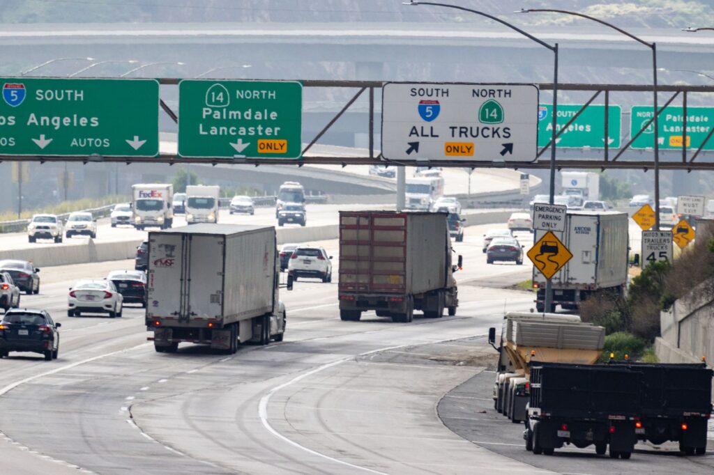 Auto transport from Charlotte to Sacramento - car shipping service
