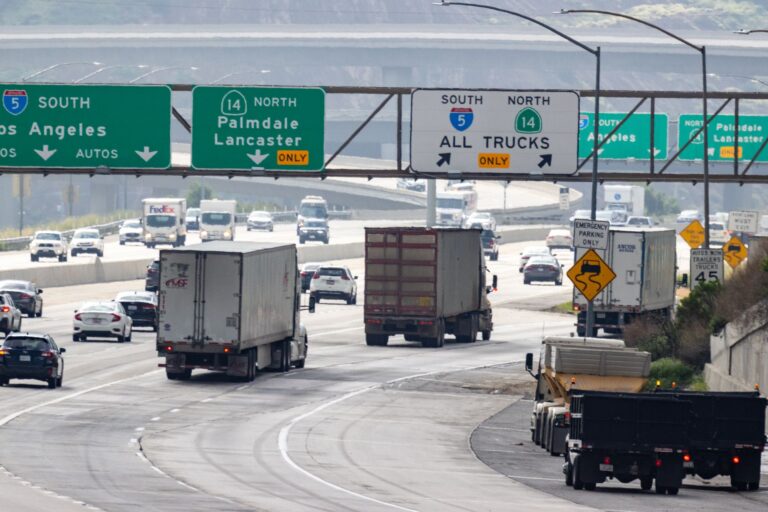 Auto transport from Charlotte to Sacramento - car shipping service