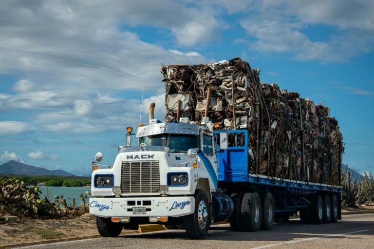 Auto transport from Minneapolis to Las Vegas - car shipping service