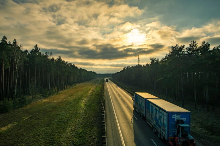 What Does It Cost to Ship a Car? Real Per-Mile Rates by Distance — SpeedyWay Auto Transport